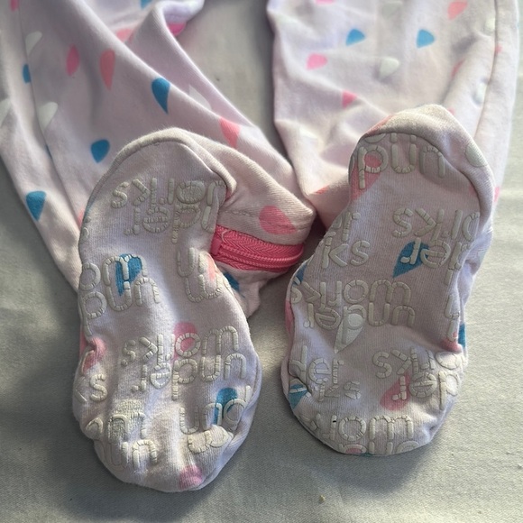 Under works - Magic Moments Convertible Pink Polka Dot Onesie Sleeper - Picture 6 of 6